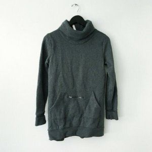 Fabletics Basic Sweatshirt Pullover Pocket Sweater